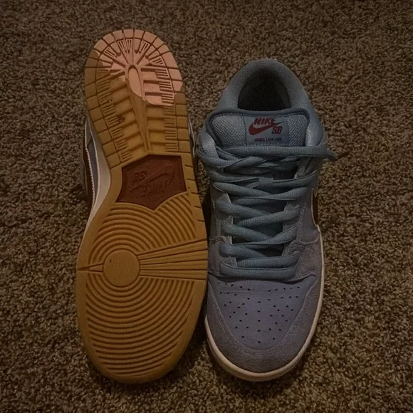 Nike sb Philadelphia dunk size u.s 7 1/2 Slightly worn original box and laces.